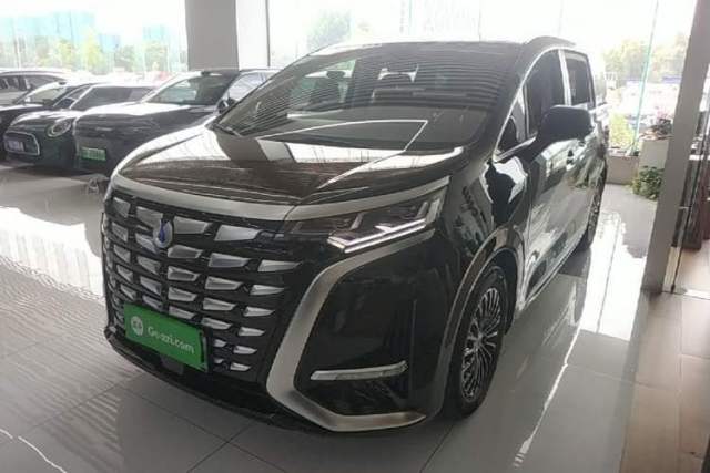 Used Denza D9 2022 DM-i 1040 Prestige Model