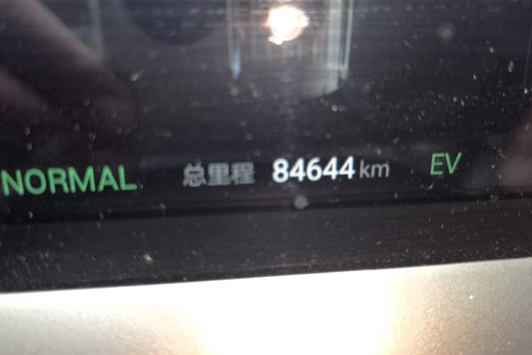 Used Denza D9 2022 DM-i 970 Four-Wheel Drive Flagship Model Odometer Close Up