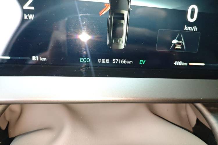 Used Denza D9 2022 DM-i 970 Four-Wheel Drive Flagship Model Odometer Close Up