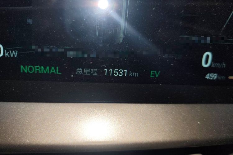 Used Denza D9 2022 DM-i 970 Four-Wheel Drive Flagship Model Odometer Close Up