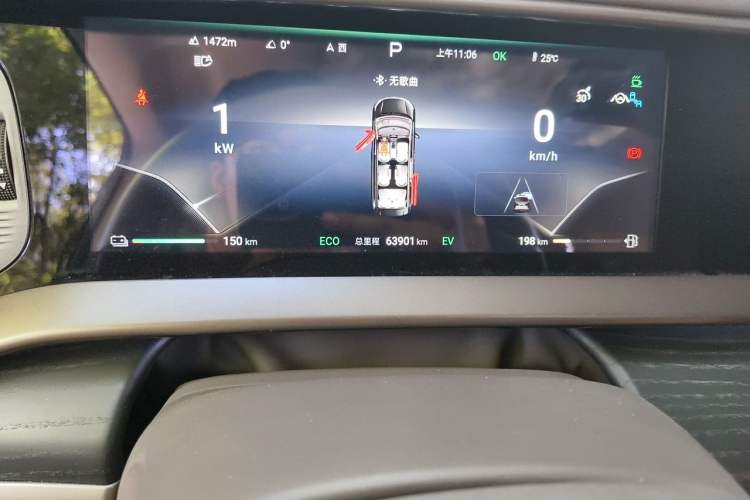Used Denza D9 2022 DM-i 970 Four-Wheel Drive Flagship Model Odometer Close Up