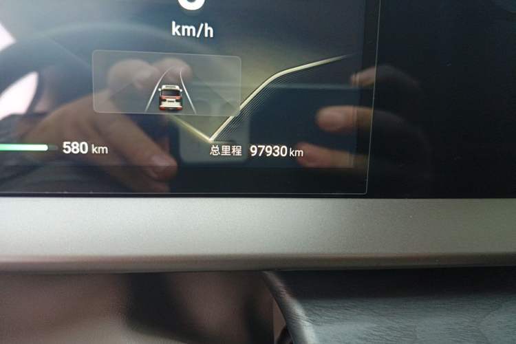 Used Denza D9 2022 EV 620 Prestige Model Odometer Close Up