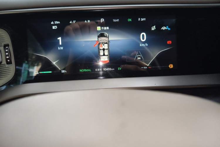 Used Denza D9 2022 DM-i 1040 Prestige Model Odometer Close Up