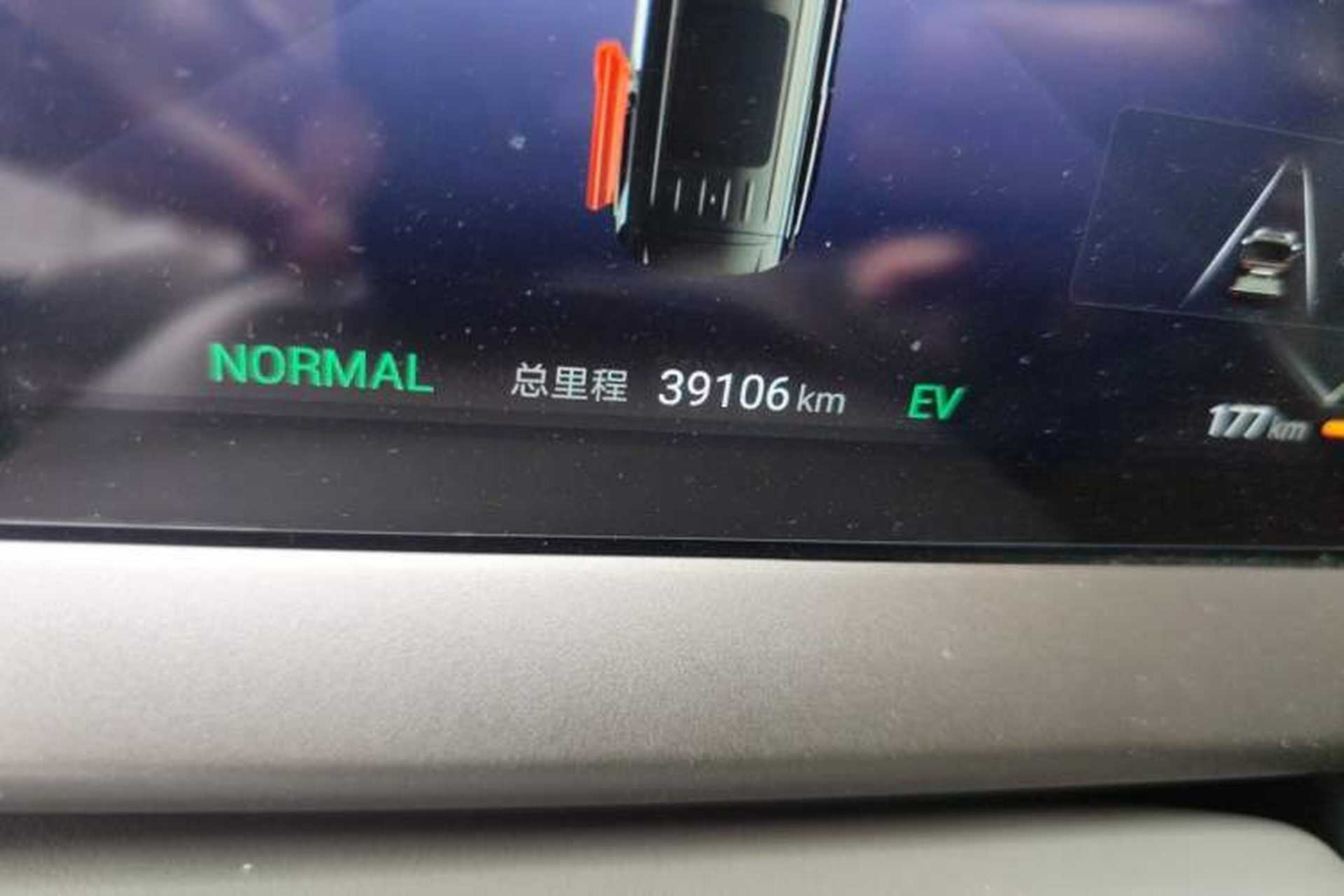 Used Denza D9 2022 DM-i 970 Four-Wheel Drive Flagship Model Odometer Close Up