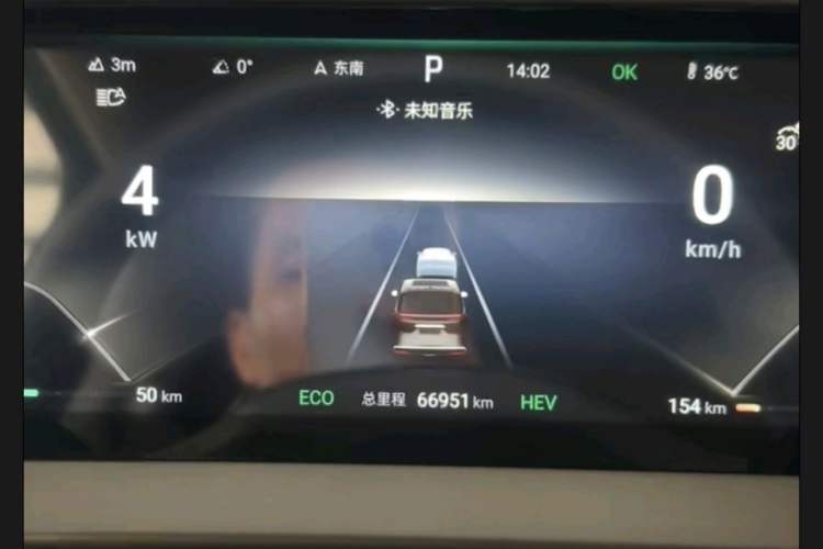 Used Denza D9 2022 DM-i 1040 Prestige Model Odometer Close Up