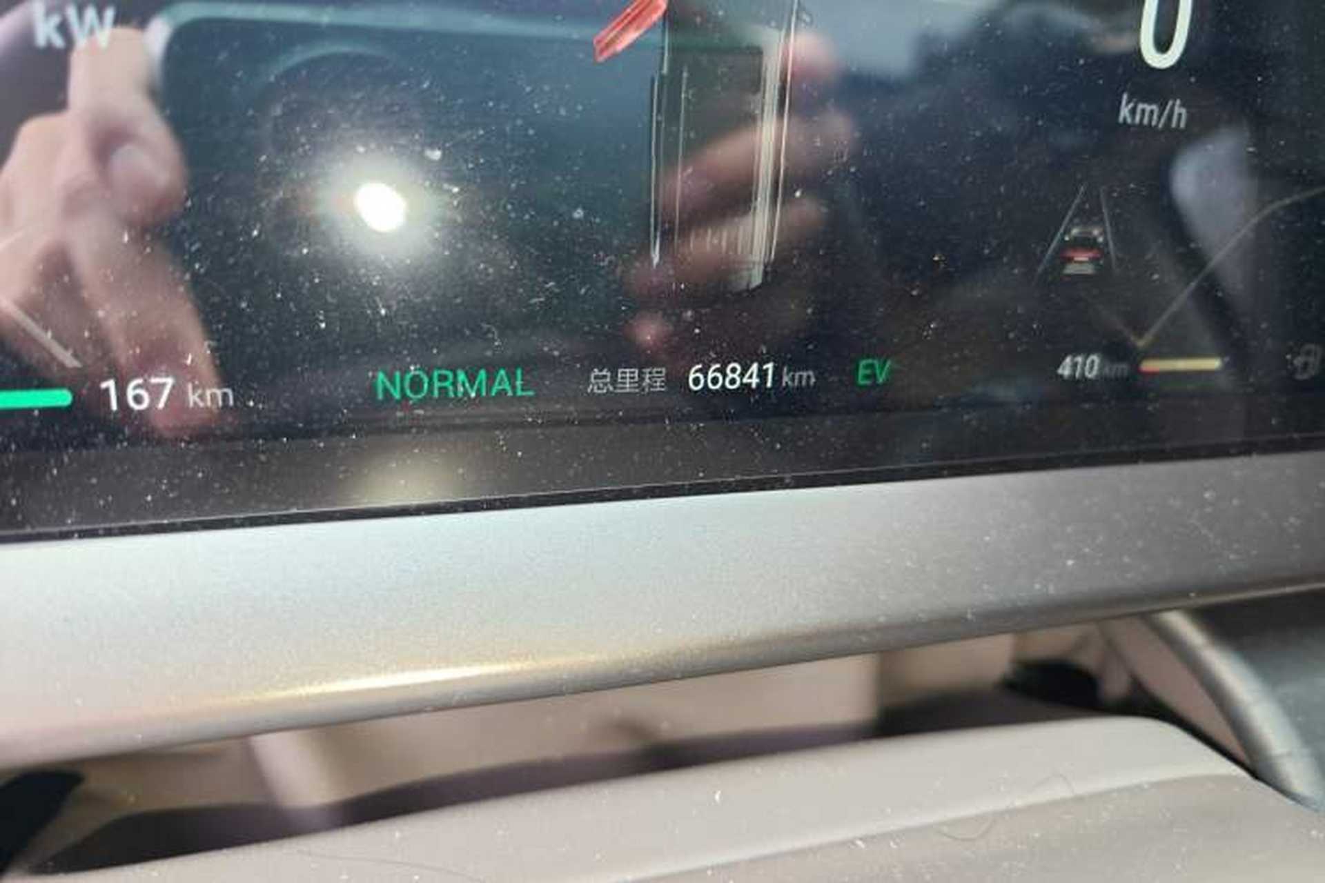 Used Denza D9 2022 DM-i 970 Four-Wheel Drive Prestige Model Odometer Close Up