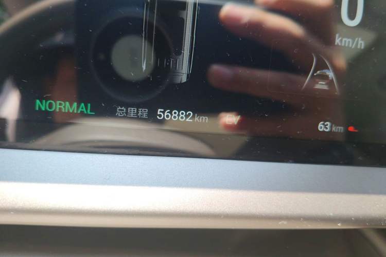 Used Denza D9 2022 DM-i 970 Four-Wheel Drive Flagship Model Odometer Close Up