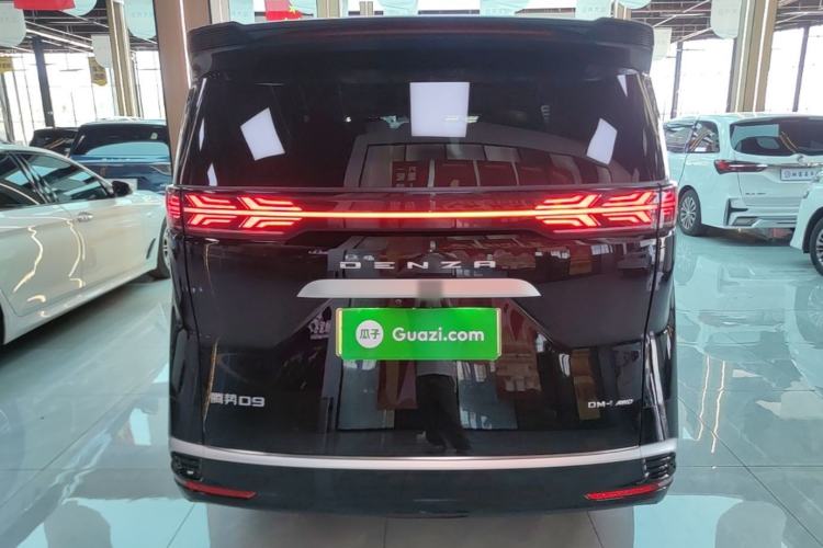 Used Denza D9 2022 DM-i 970 Four-Wheel Drive Flagship Model Rear