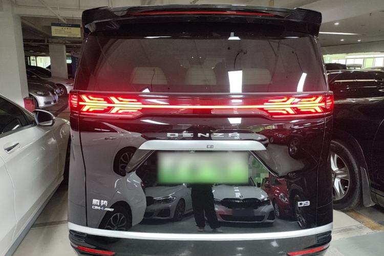 Used Denza D9 2022 DM-i 970 Four-Wheel Drive Flagship Model Rear