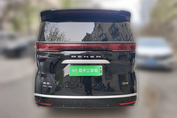 Used Denza D9 2022 DM-i 970 Four-Wheel Drive Prestige Model Rear