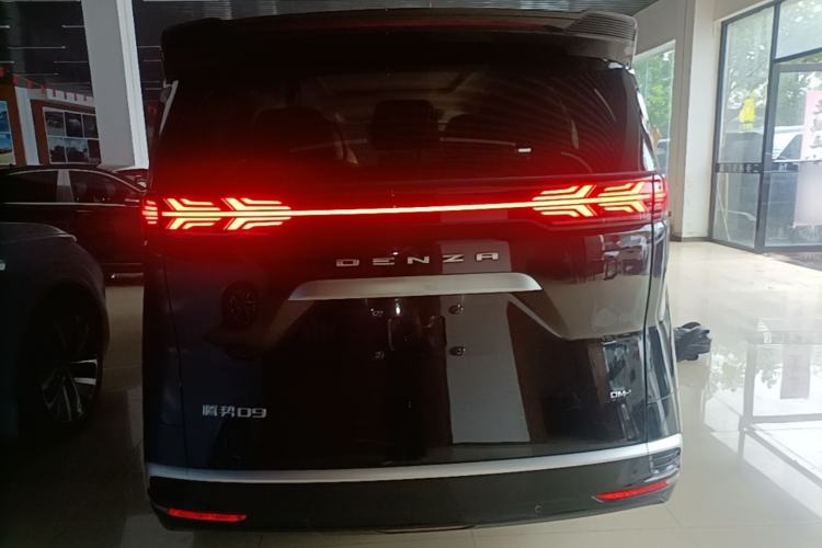 Used Denza D9 2022 DM-i 1040 Prestige Model Rear