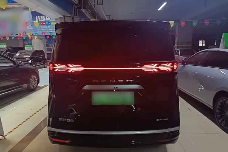 Used Denza D9 2022 DM-i 970 Four-Wheel Drive Prestige Model Rear