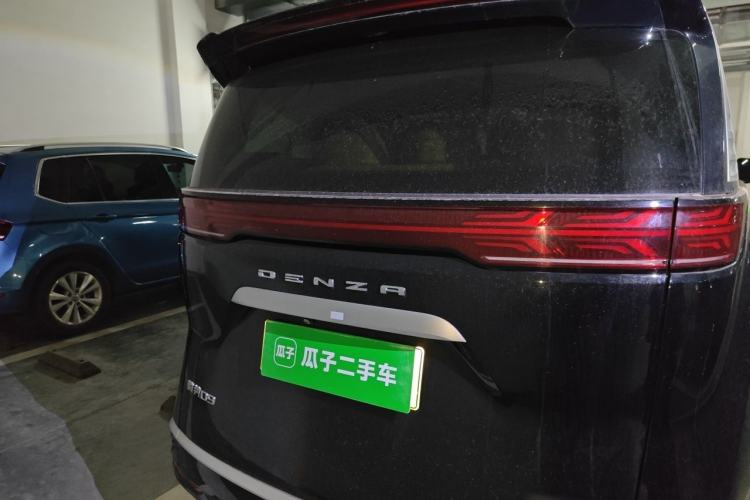 Used Denza D9 2022 DM-i 970 Four-Wheel Drive Prestige Model Rear