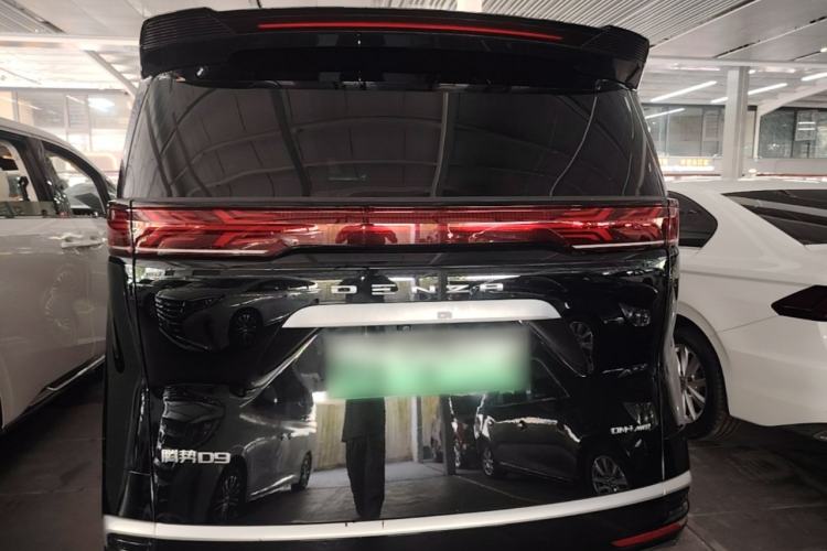 Used Denza D9 2022 DM-i 970 Four-Wheel Drive Flagship Model Rear