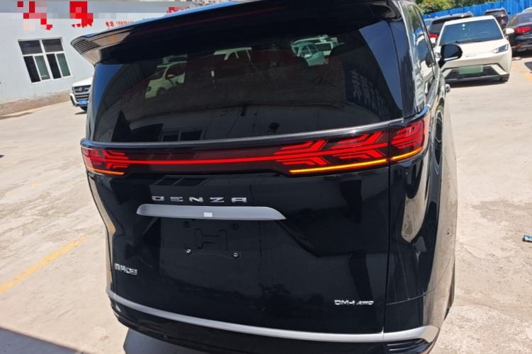Used Denza D9 2022 DM-i 970 Four-Wheel Drive Flagship Model Rear