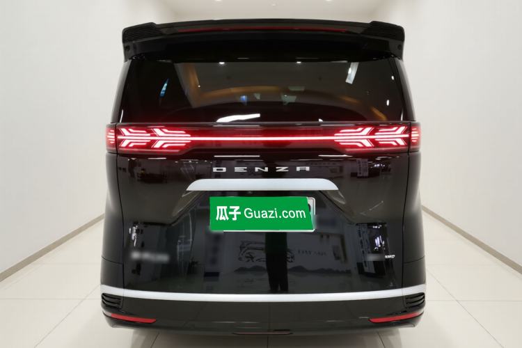 Used Denza D9 2022 DM-i 970 Four-Wheel Drive Flagship Model Rear