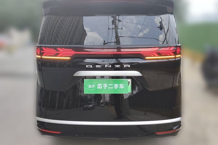 Used Denza D9 2022 DM-i 970 Four-Wheel Drive Prestige Model Rear