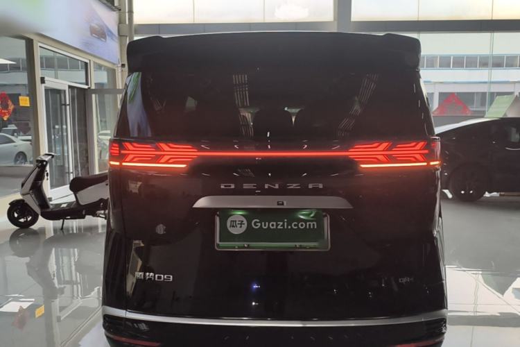 Used Denza D9 2022 DM-i 1040 Prestige Model Rear