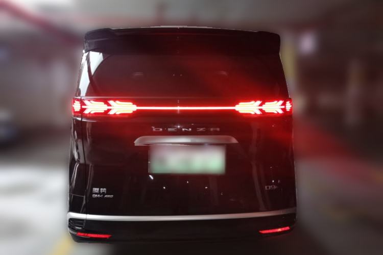 Used Denza D9 2022 DM-i 970 Four-Wheel Drive Prestige Model Rear