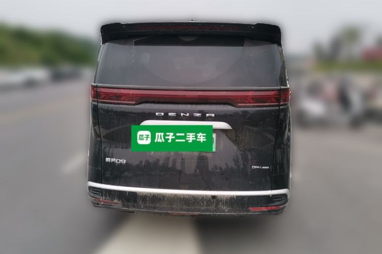 Used Denza D9 2022 DM-i 970 Four-Wheel Drive Flagship Model Rear