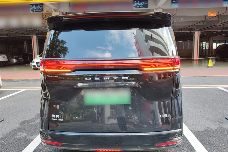 Used Denza D9 2022 DM-i 970 Four-Wheel Drive Flagship Model Rear