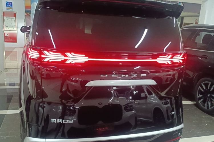 Used Denza D9 2022 DM-i 1040 Prestige Model Rear