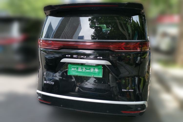 Used Denza D9 2022 DM-i 970 Four-Wheel Drive Flagship Model Rear