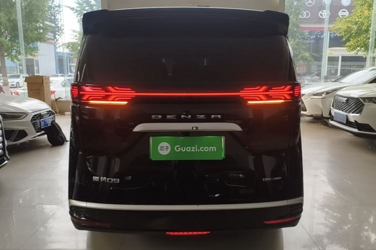 Used Denza D9 2022 DM-i 970 Four-Wheel Drive Flagship Model Rear