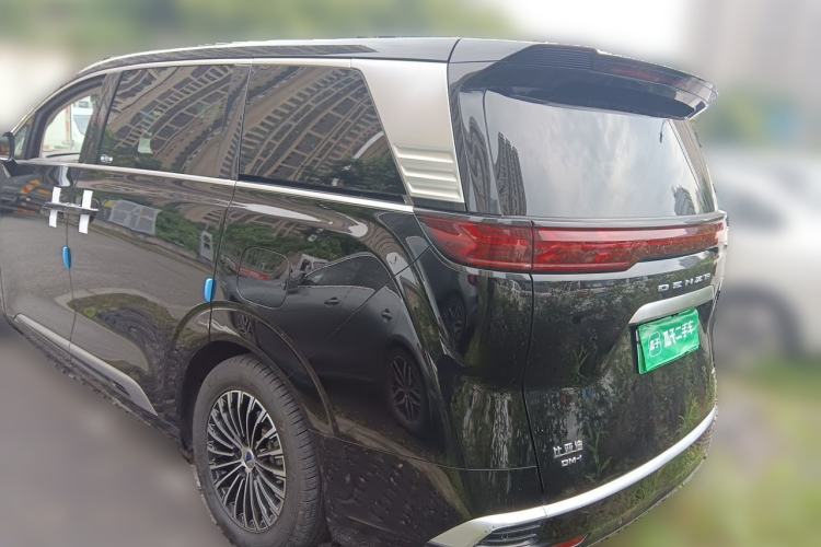Used Denza D9 2022 DM-i 945 Luxury Model Rear Left 45 Deg