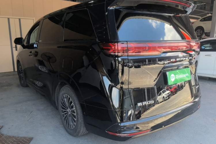 Used Denza D9 2022 DM-i 970 Four-Wheel Drive Flagship Model Rear Left 45 Deg