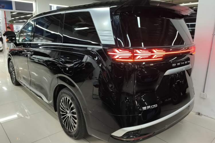 Used Denza D9 2022 DM-i 970 Four-Wheel Drive Prestige Model Rear Left 45 Deg