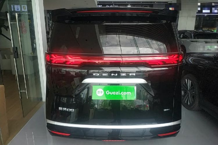 Used Denza D9 2022 DM-i 1040 Prestige Model Rear