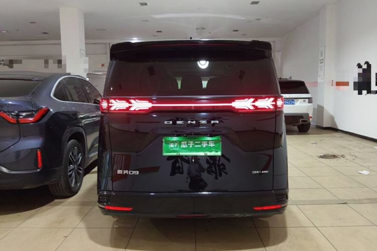 Used Denza D9 2022 DM-i 970 Four-Wheel Drive Flagship Model Rear