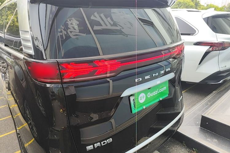 Used Denza D9 2022 DM-i 970 Four-Wheel Drive Flagship Model Rear