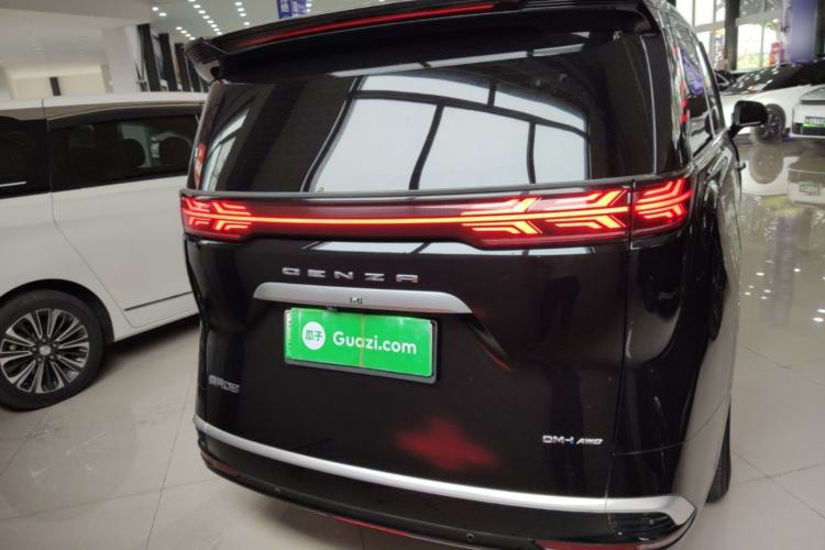 Used Denza D9 2022 DM-i 970 Four-Wheel Drive Prestige Model Rear