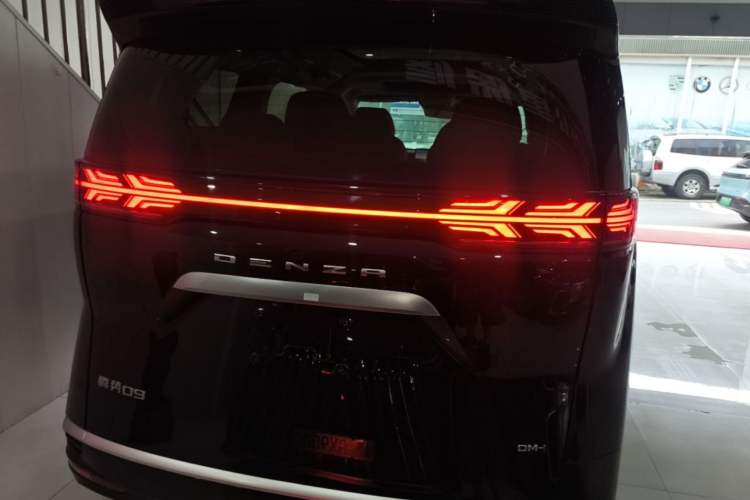 Used Denza D9 2022 DM-i 1040 Prestige Model Rear