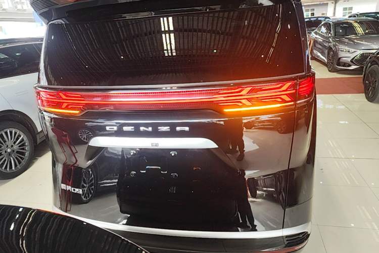 Used Denza D9 2022 EV 600 Four-Wheel Drive Flagship Model Rear