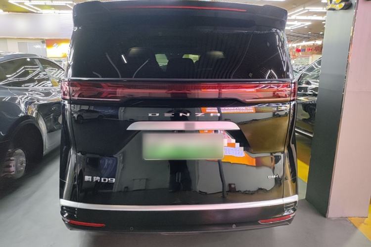 Used Denza D9 2022 DM-i 1040 Prestige Model Rear