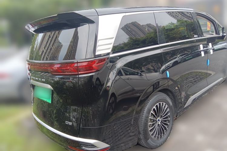 Used Denza D9 2022 DM-i 945 Luxury Model Rear Right 45 Deg