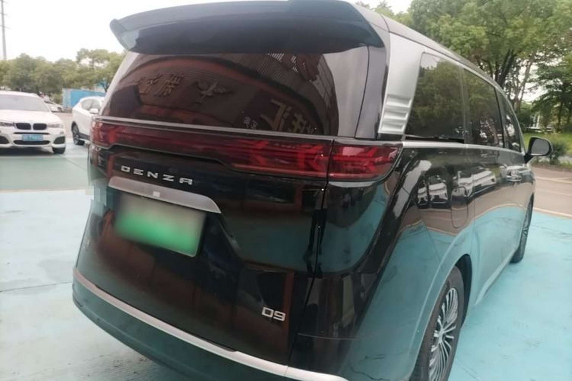 Used Denza D9 2022 DM-i 945 Luxury Model Rear Right 45 Deg
