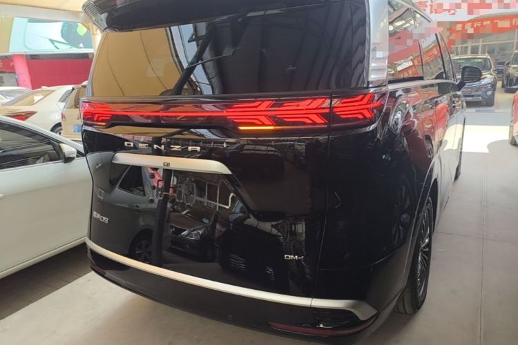 Used Denza D9 2022 DM-i 1040 Prestige Model Rear Right 45 Deg