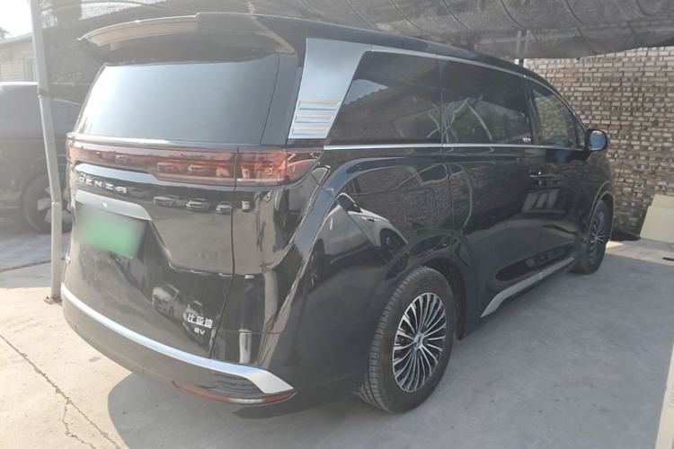 Used Denza D9 2022 EV 620 Prestige Model Rear Right 45 Deg
