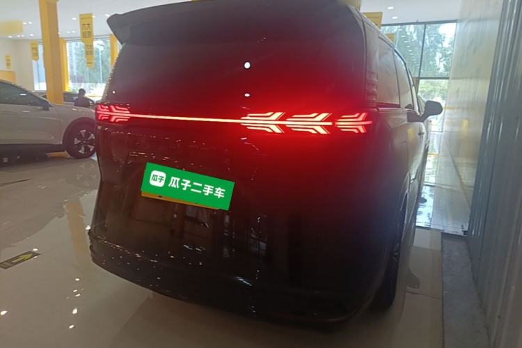 Used Denza D9 2022 DM-i 970 Four-Wheel Drive Flagship Model Rear Right 45 Deg