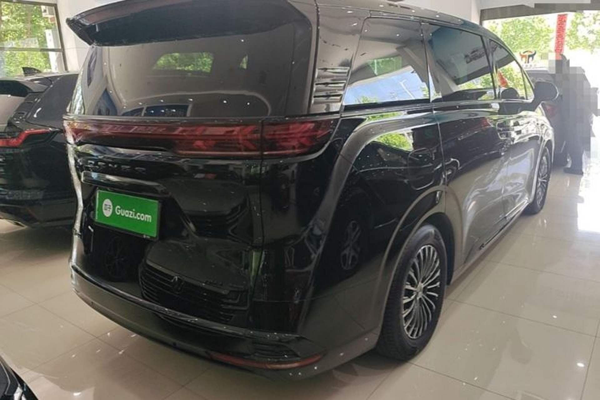 Used Denza D9 2022 DM-i 970 Four-Wheel Drive Flagship Model Rear Right 45 Deg