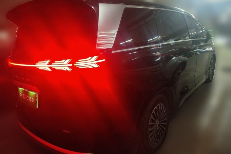 Used Denza D9 2022 DM-i 1040 Prestige Model Rear Right 45 Deg