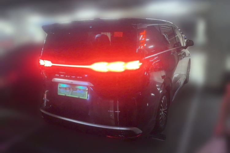 Used Denza D9 2022 DM-i 970 Four-Wheel Drive Prestige Model Rear Right 45 Deg