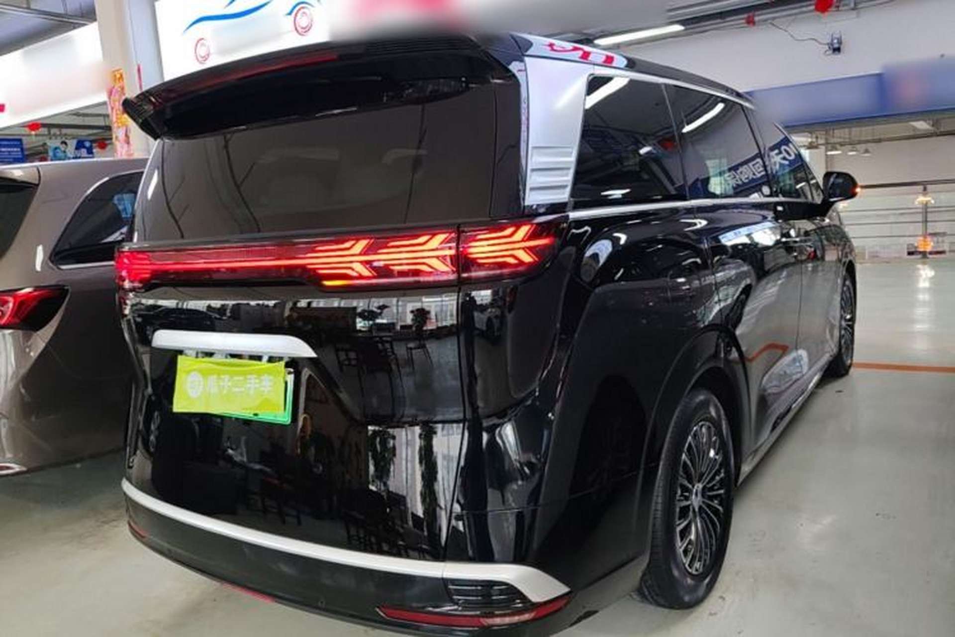 Used Denza D9 2022 DM-i 970 Four-Wheel Drive Prestige Model Rear Right 45 Deg