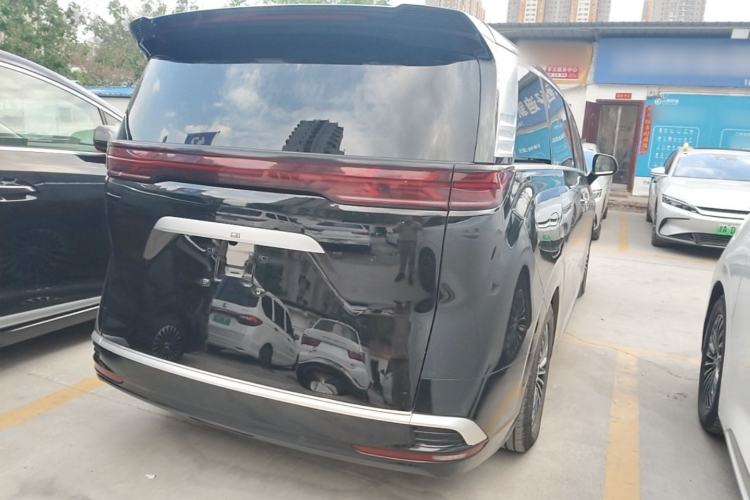 Used Denza D9 2022 EV 600 Four-Wheel Drive Flagship Model Rear Right 45 Deg