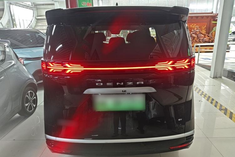 Used Denza D9 2022 EV 620 Prestige Model Rear