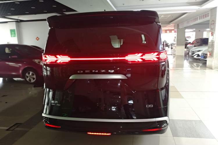 Used Denza D9 2022 DM-i 970 Four-Wheel Drive Flagship Model Rear